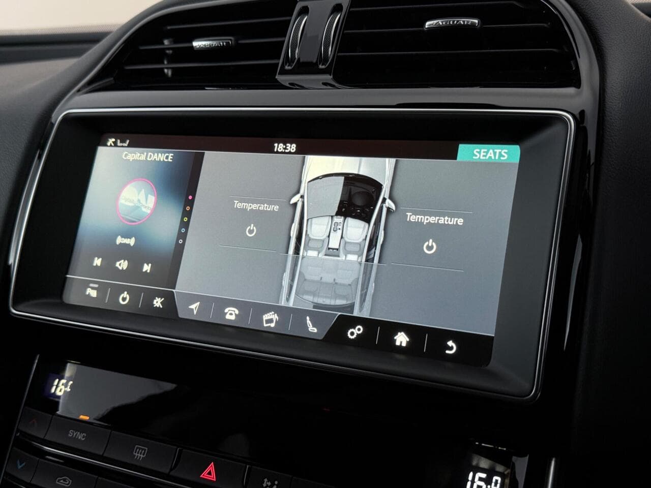 Jaguar XE thumbnail Infotainment System