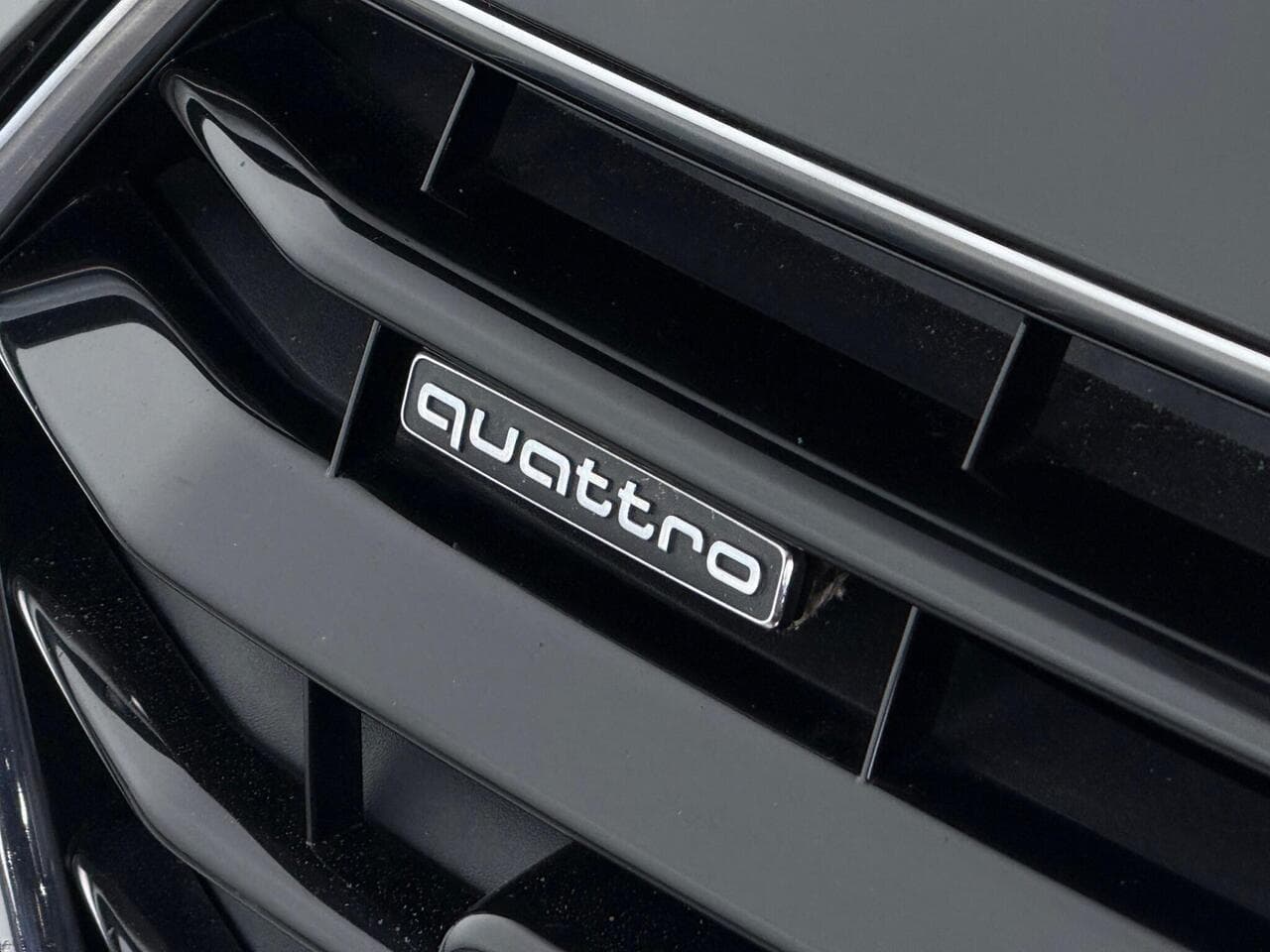 Audi TT thumbnail Badge Exterior