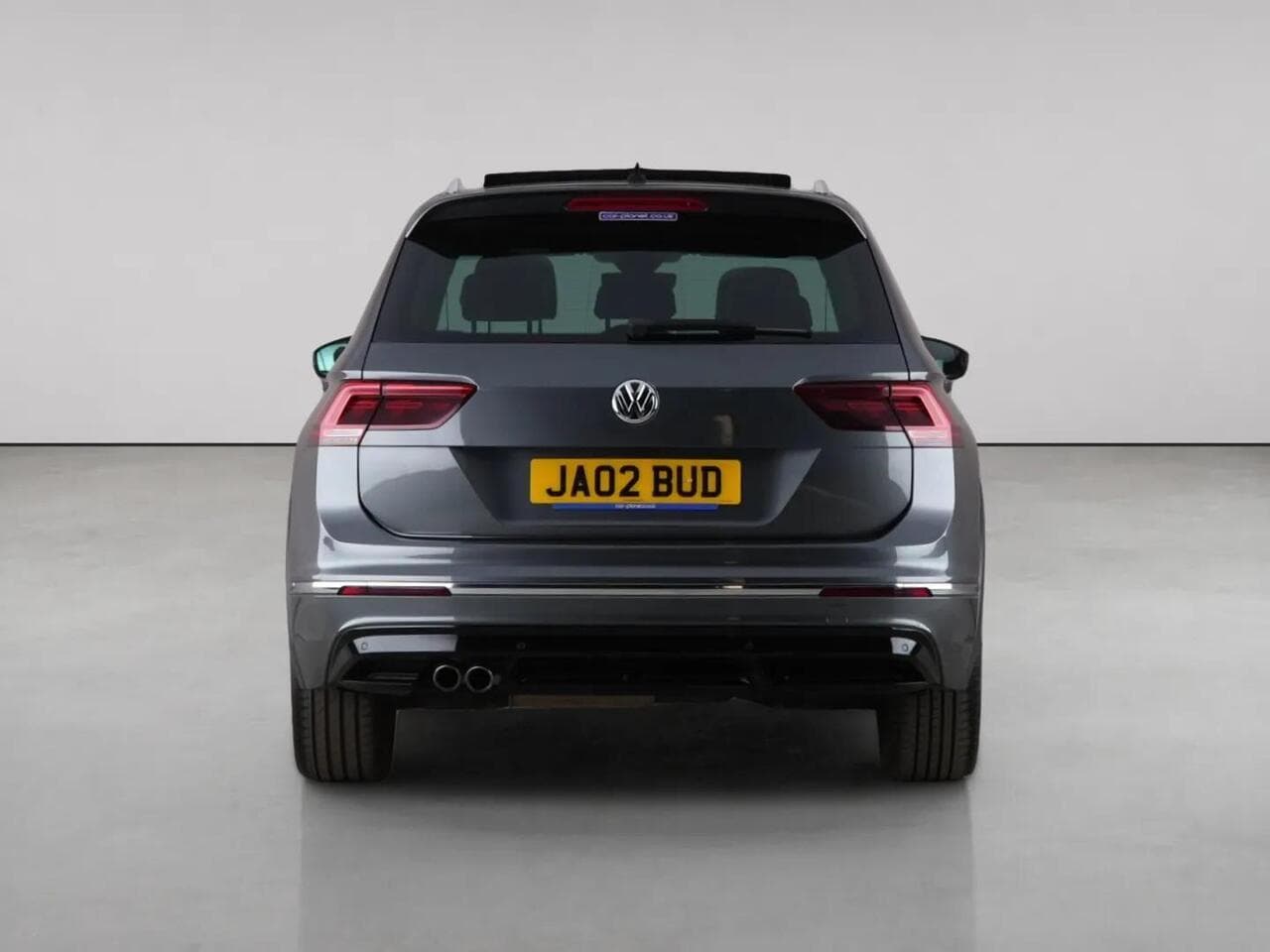 Volkswagen Tiguan thumbnail Rear
