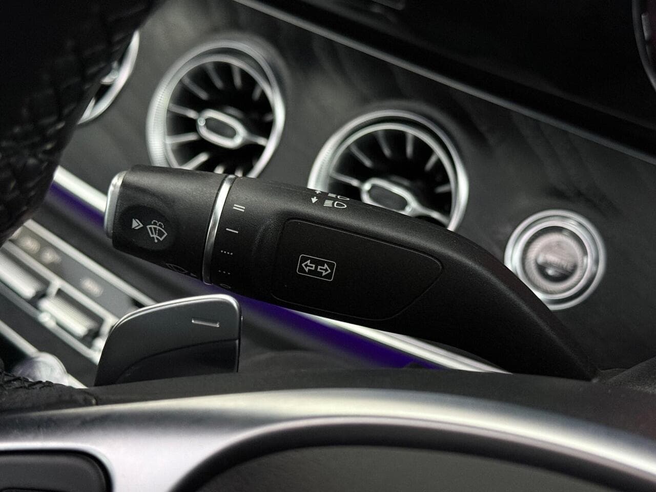 Mercedes-Benz E Class thumbnail Misc Controls