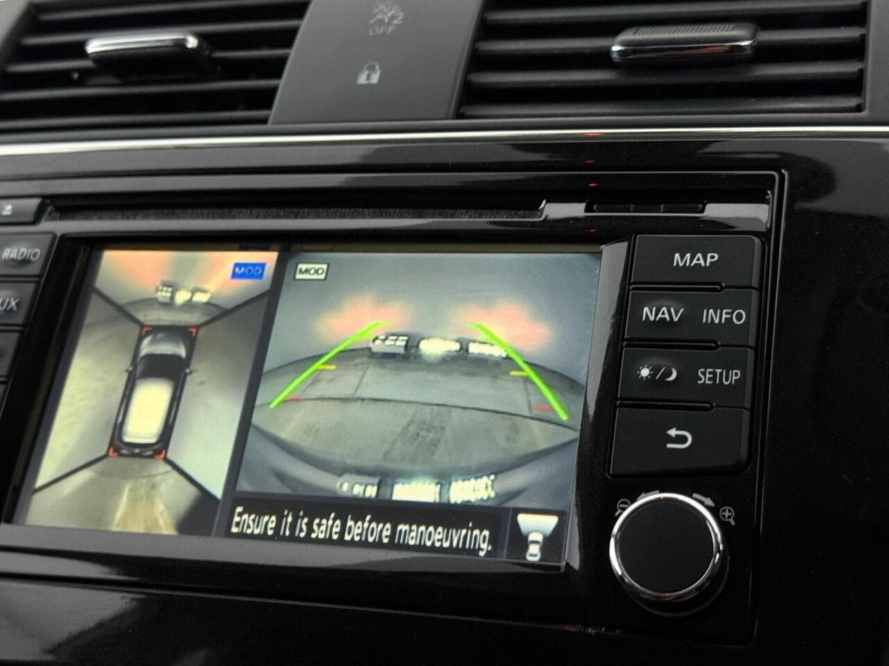 Nissan Pulsar thumbnail Infotainment System