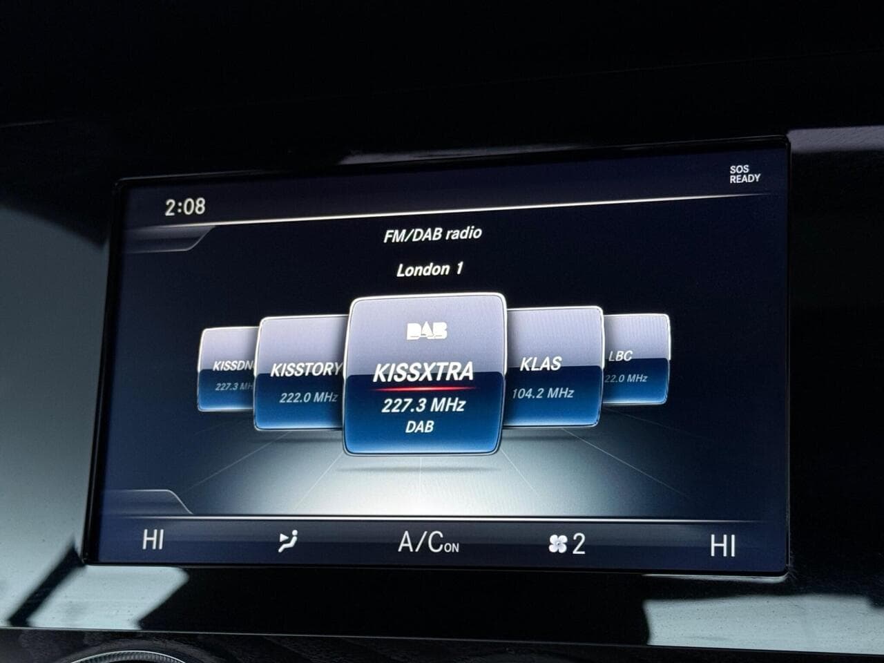 Mercedes-Benz E Class thumbnail Infotainment System