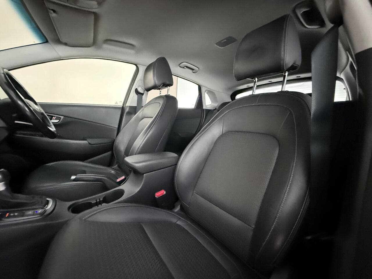 Hyundai KONA thumbnail Seat Front Passenger