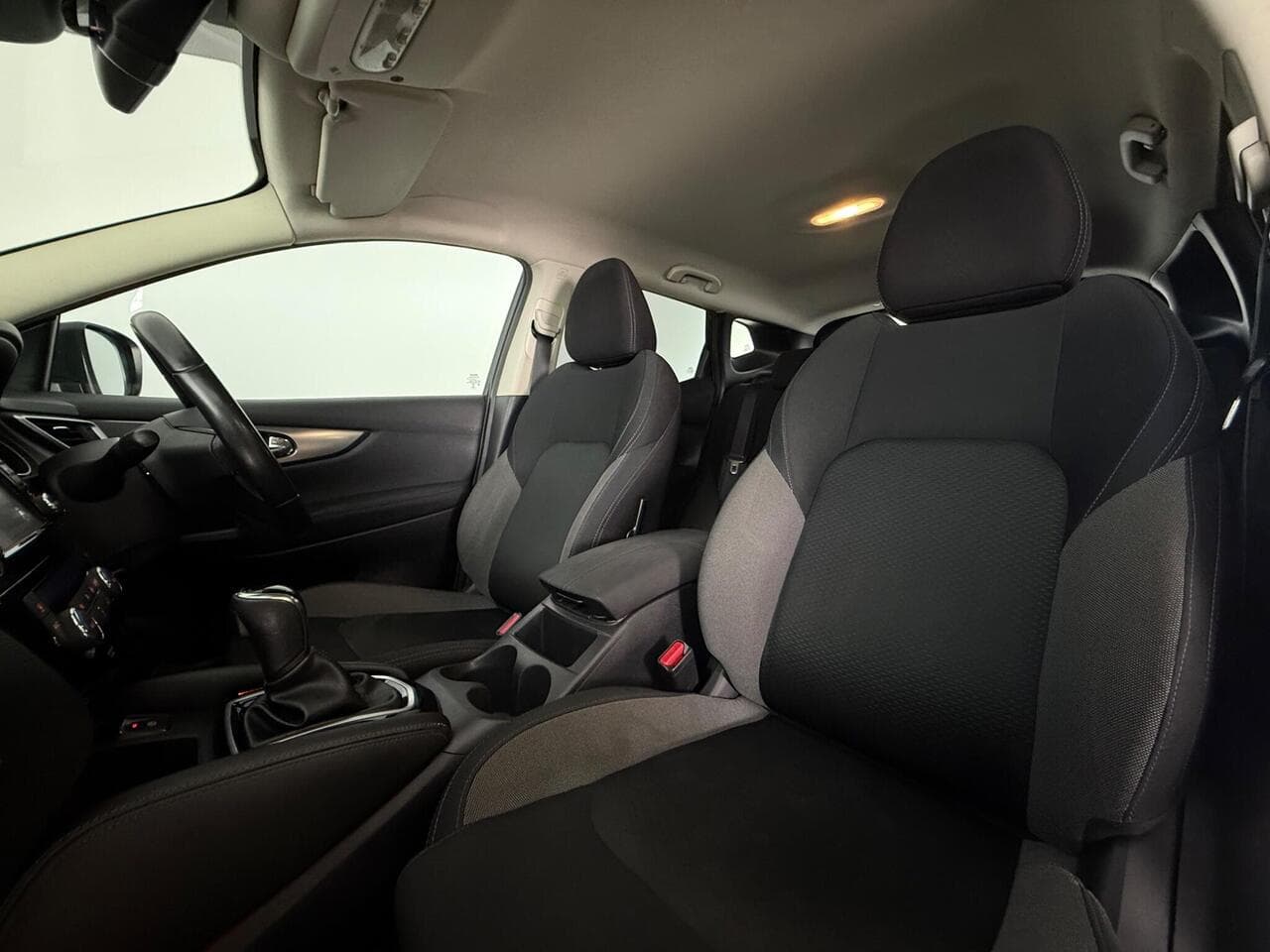 Nissan Qashqai thumbnail Seat Front Passenger