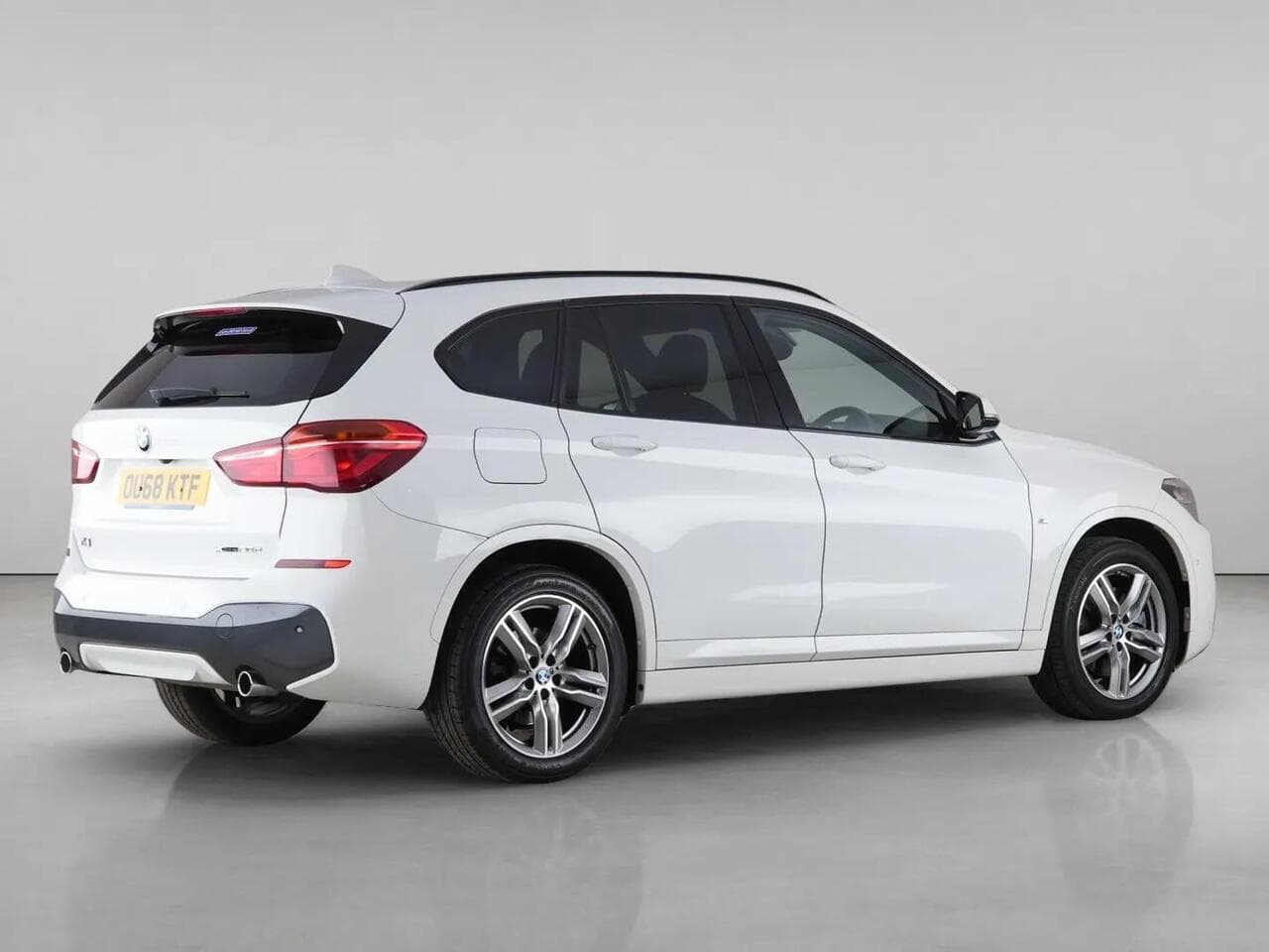 BMW X1 thumbnail Rear Right