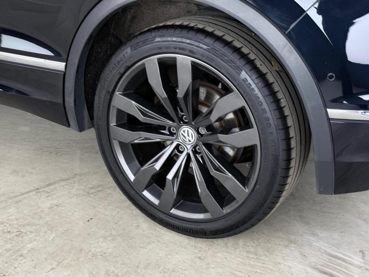 Volkswagen Tiguan thumbnail Wheel