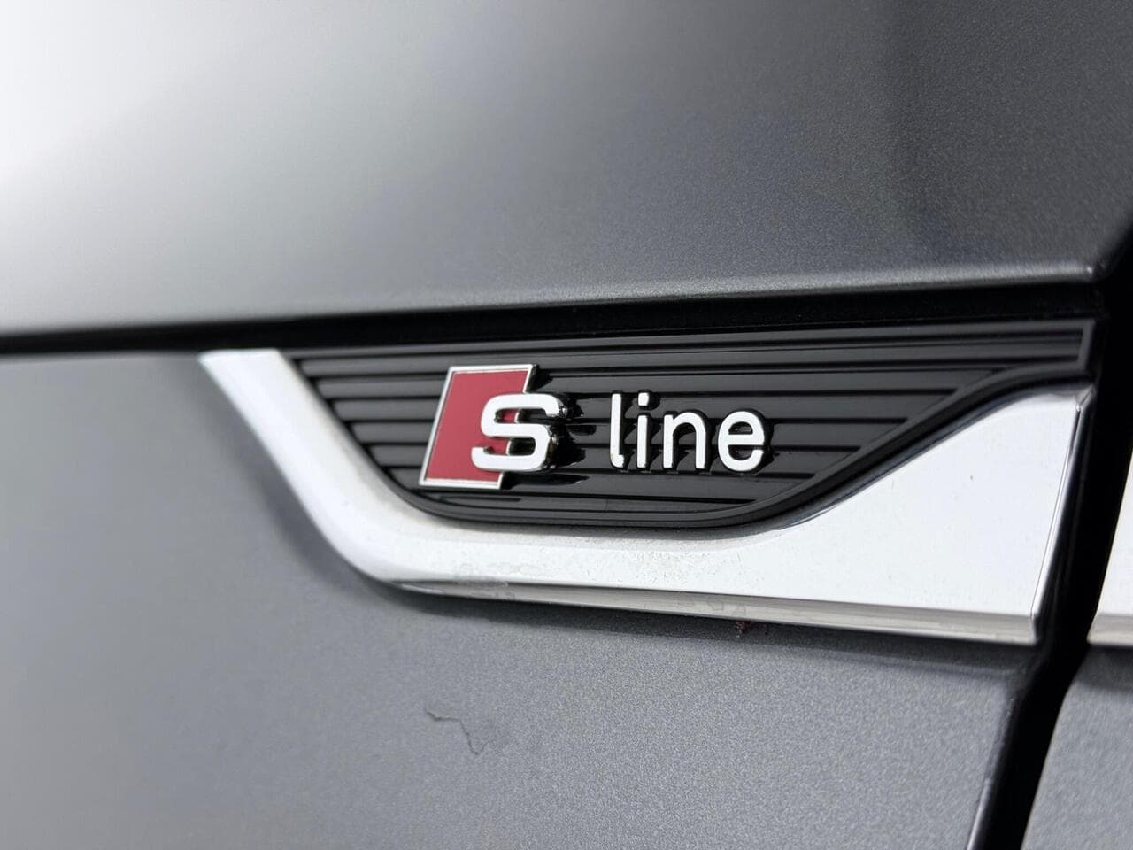 Audi A5 Cabriolet thumbnail Badge Exterior