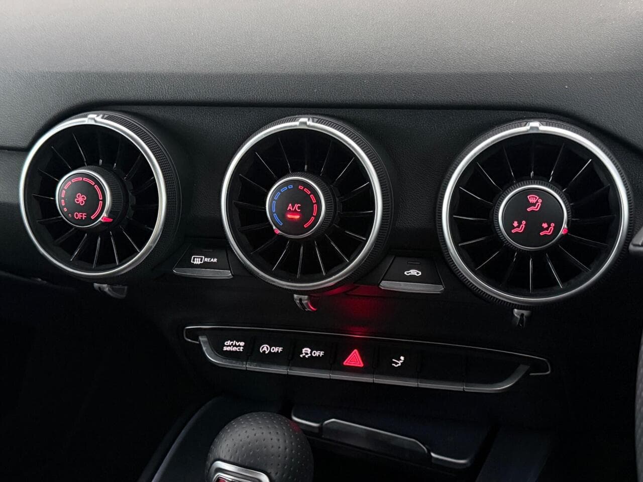 Audi TT thumbnail Driver Instruments