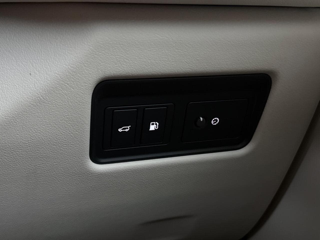 Jaguar F-PACE thumbnail Misc Controls