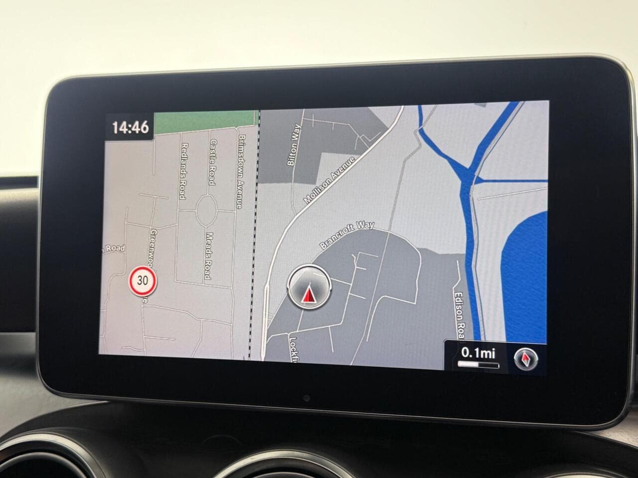 Mercedes-Benz GLC thumbnail Infotainment System