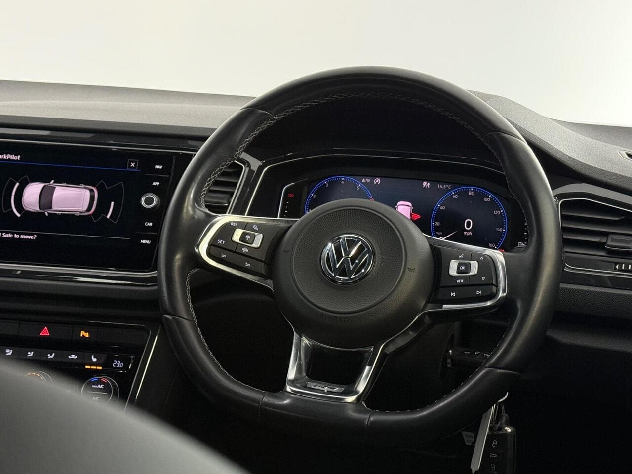 Volkswagen T-Roc thumbnail Steering Wheel