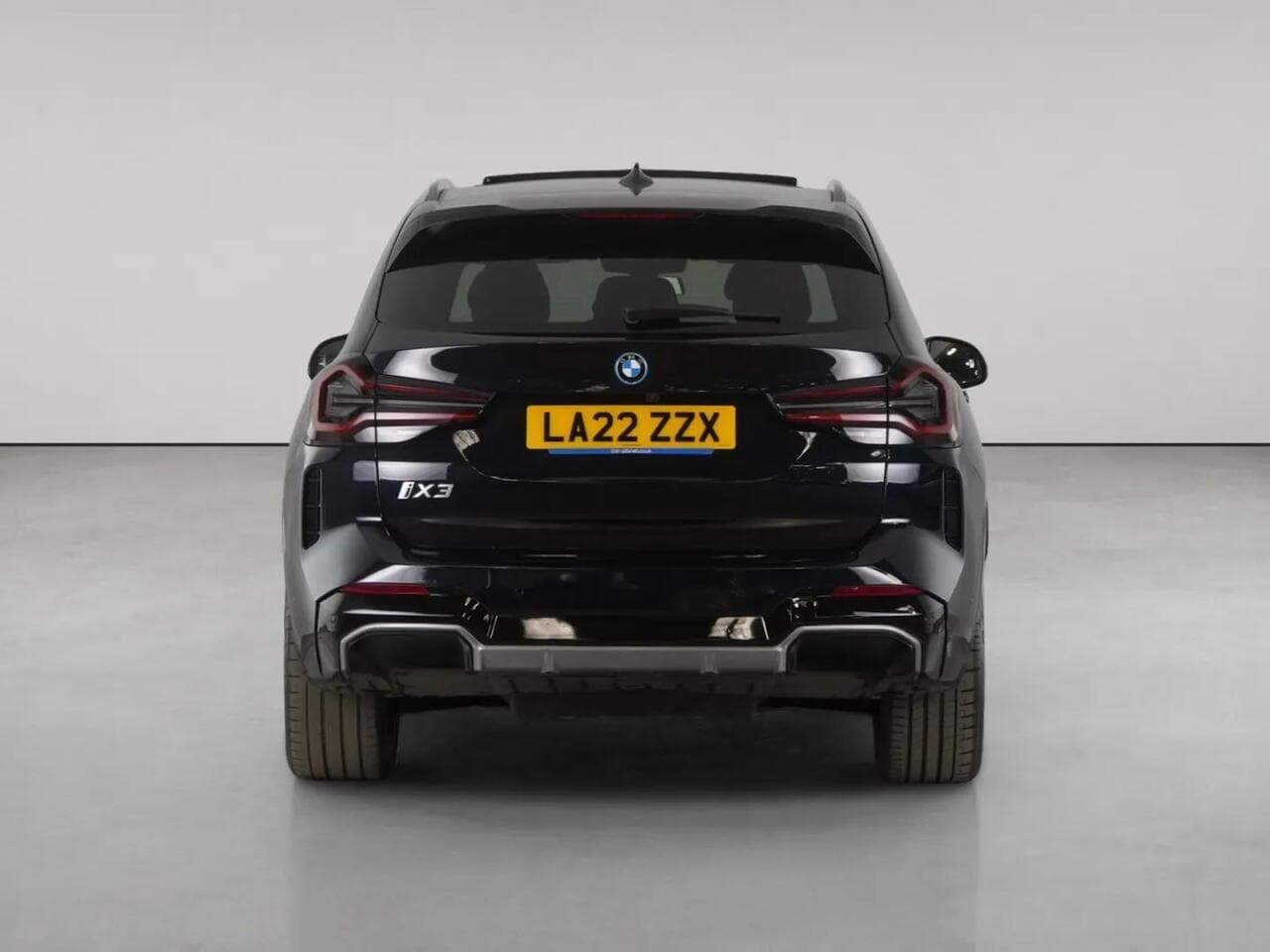 BMW iX3 thumbnail Rear