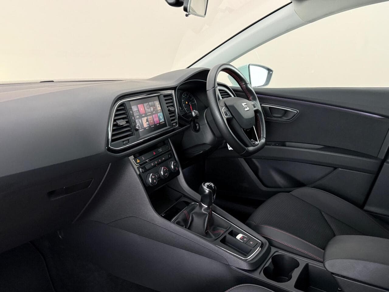SEAT Leon thumbnail Interior Front