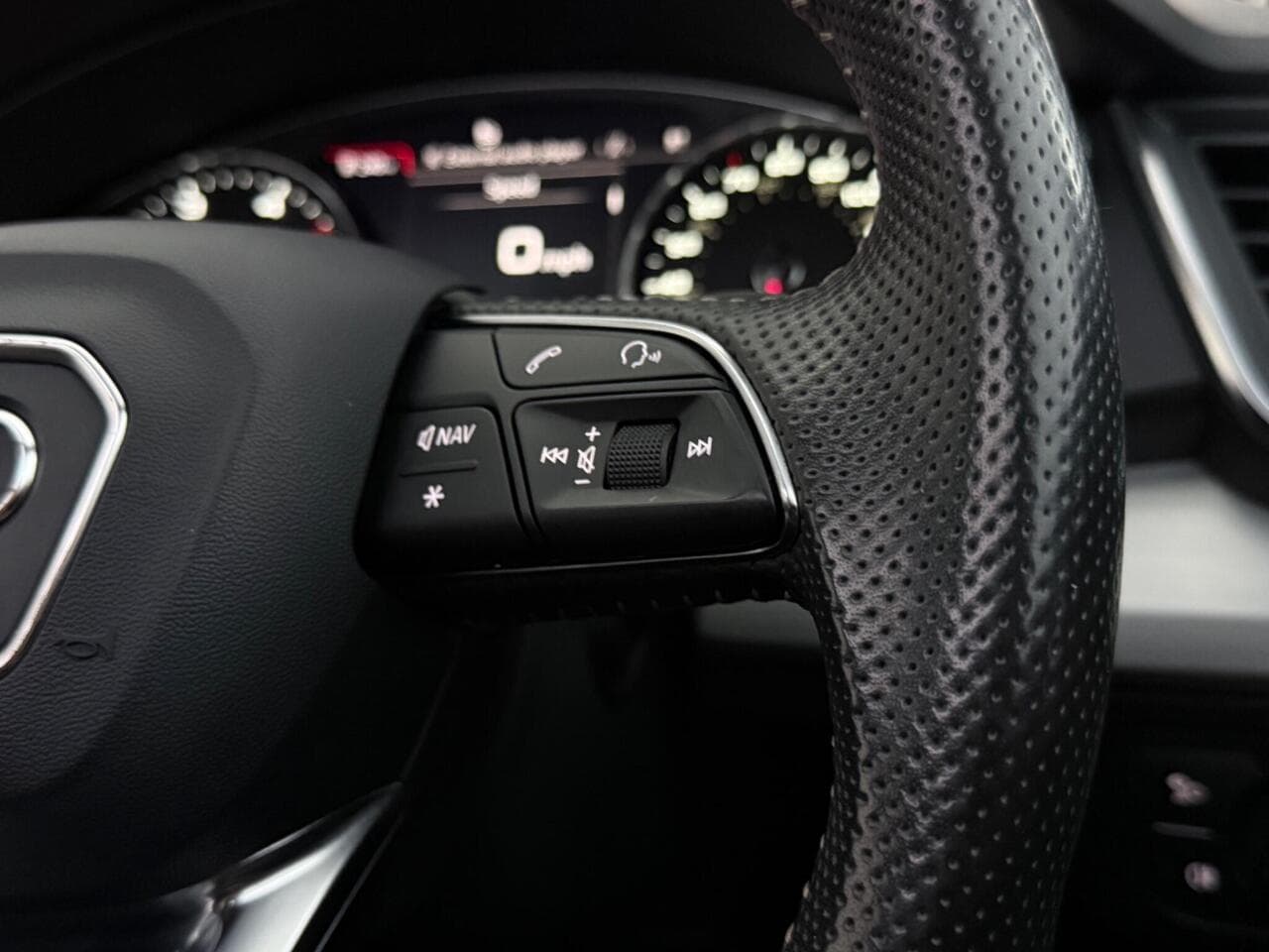 Audi Q5 thumbnail Misc Controls