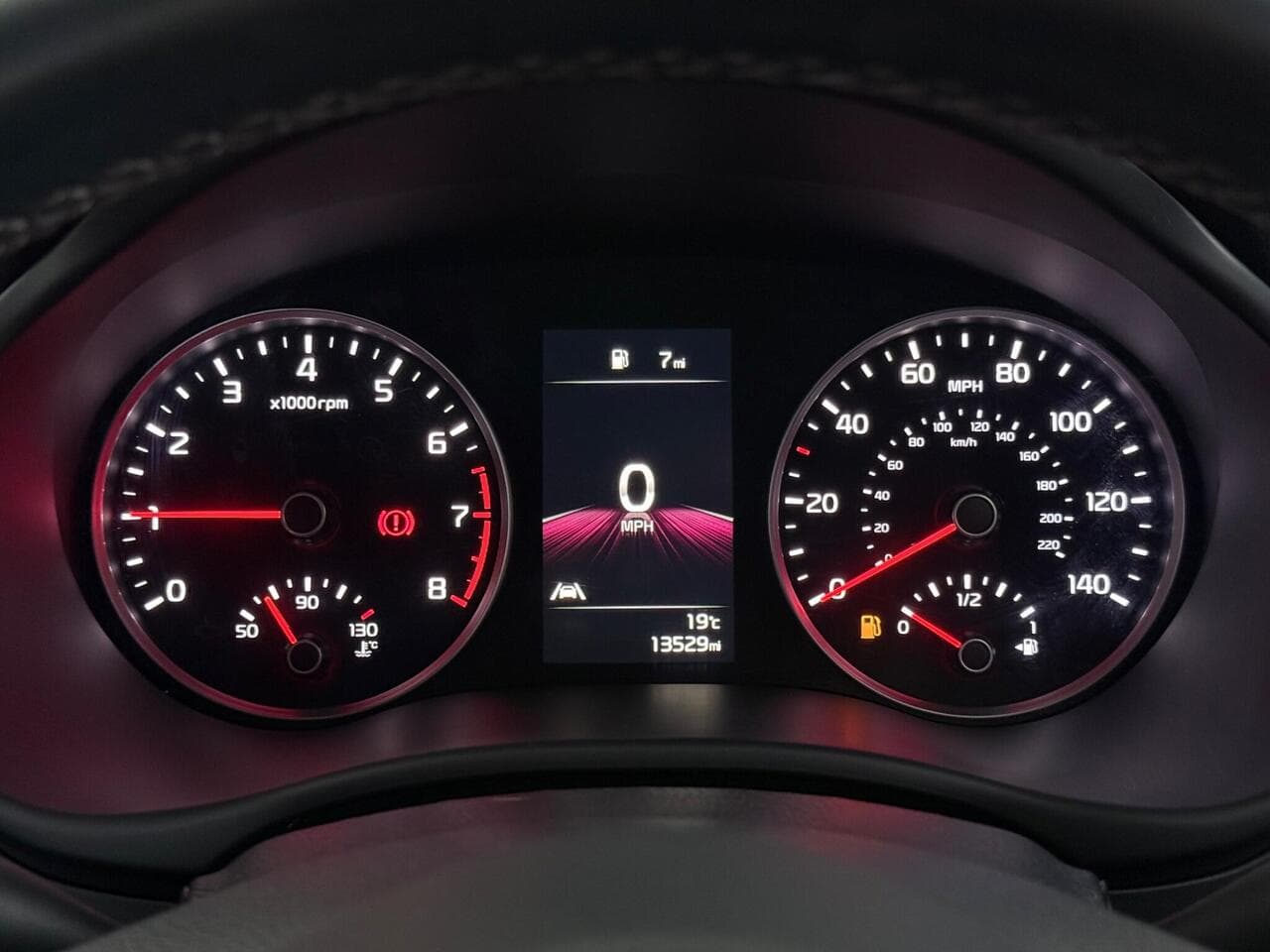 Kia Stonic thumbnail Driver Instruments