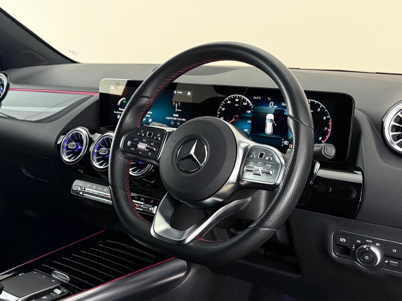 Mercedes-Benz GLA thumbnail Steering Wheel