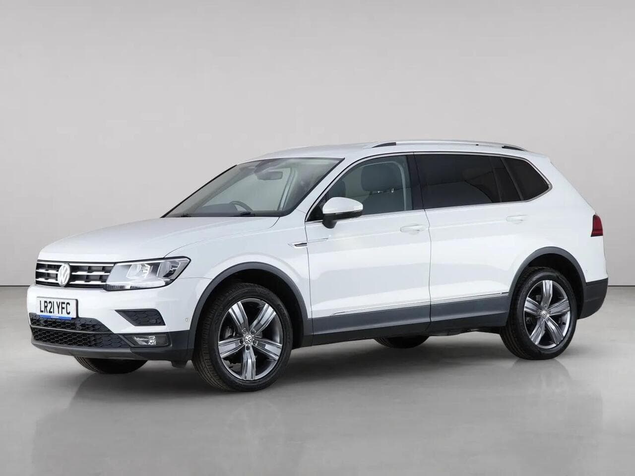 Volkswagen Tiguan Allspace thumbnail Front Left