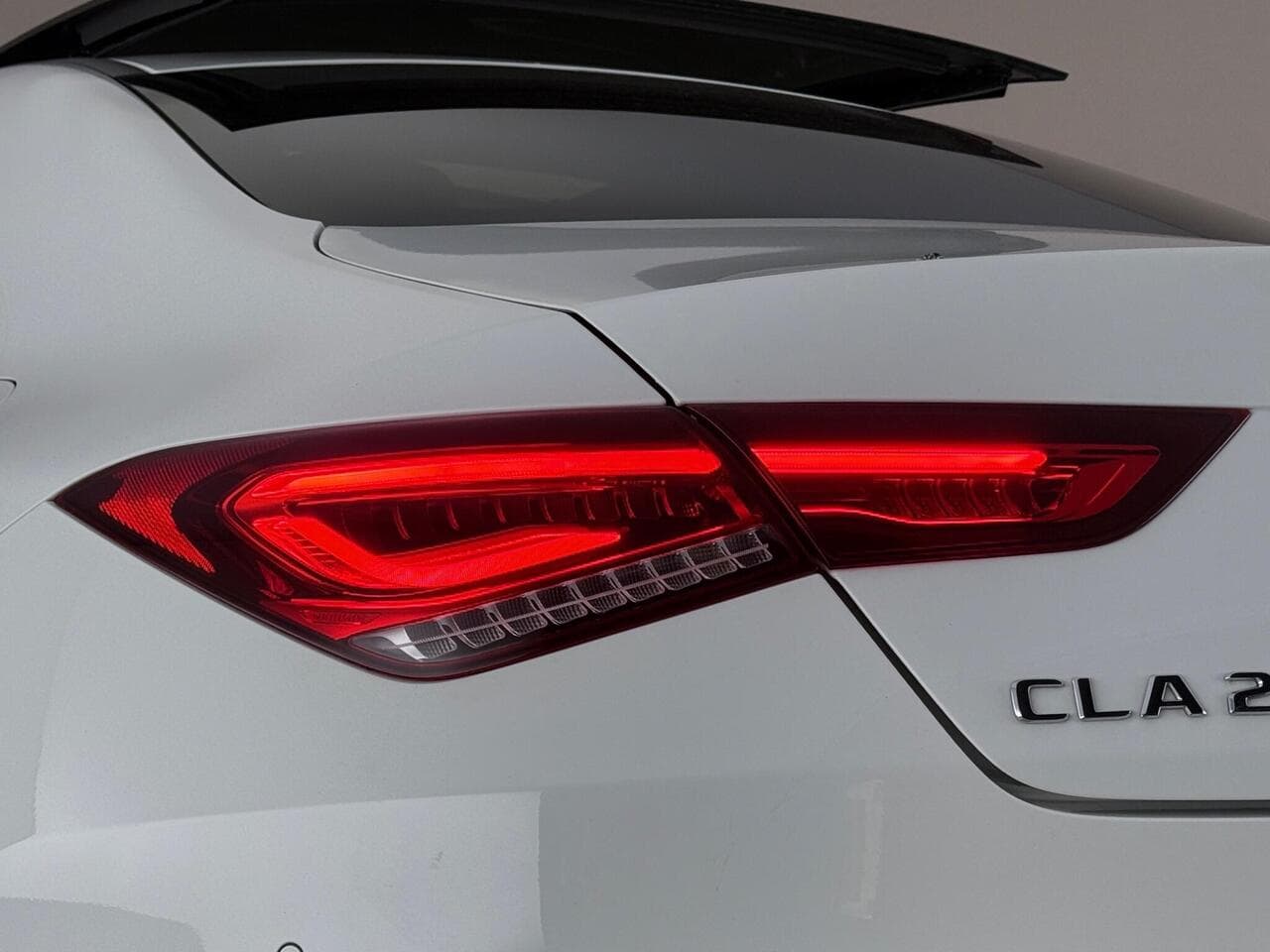 Mercedes-Benz CLA thumbnail Lights Rear