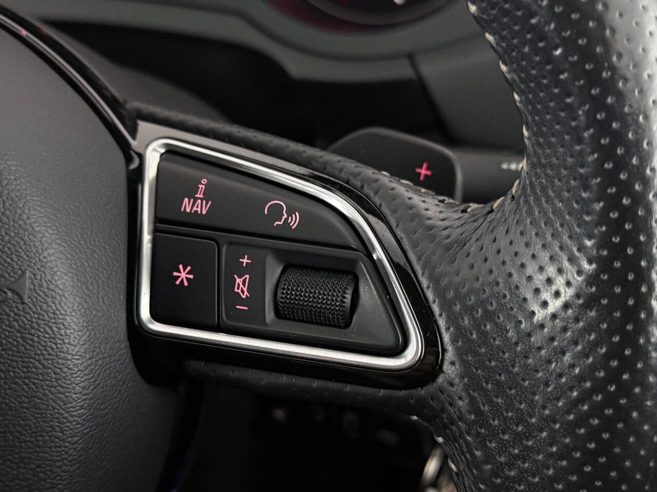 Audi Q3 thumbnail Misc Controls