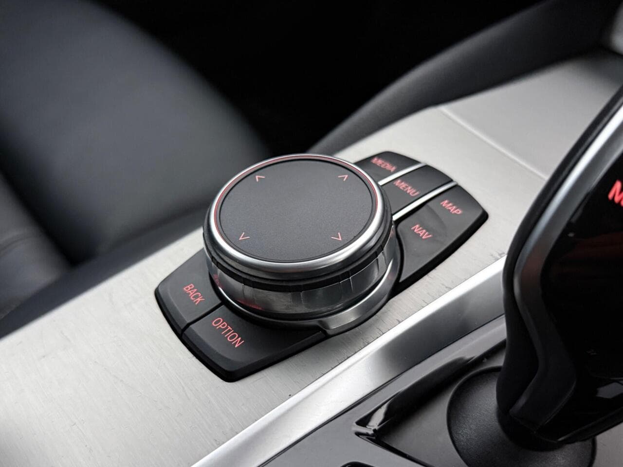 BMW 5 Series thumbnail Interior Front