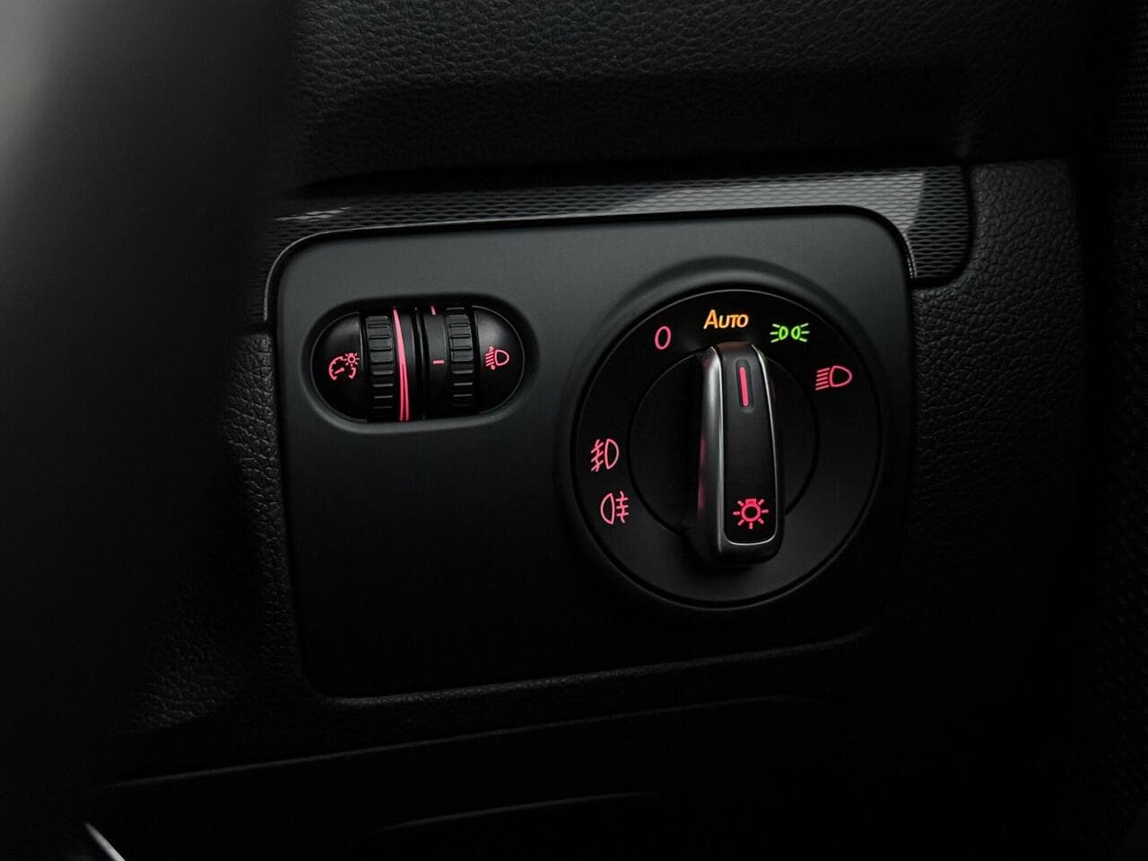 Volkswagen Scirocco thumbnail Misc Controls