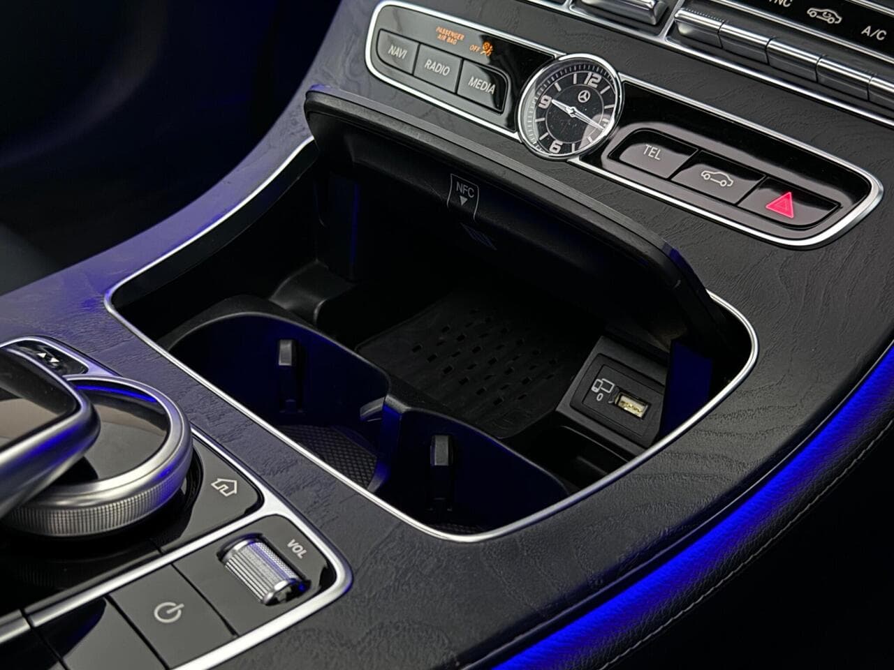 Mercedes-Benz E Class thumbnail Misc Controls
