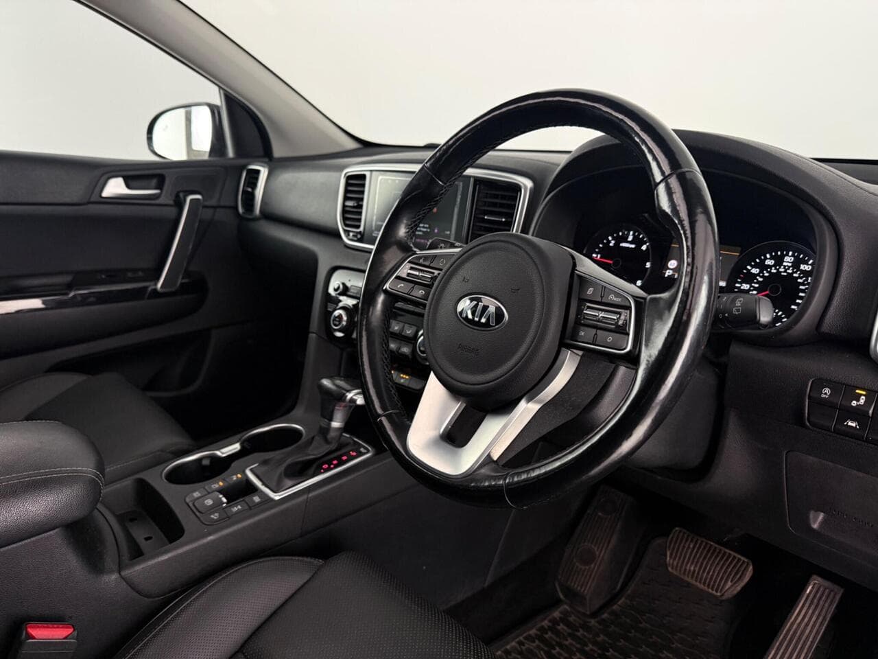 Kia Sportage thumbnail Interior Front