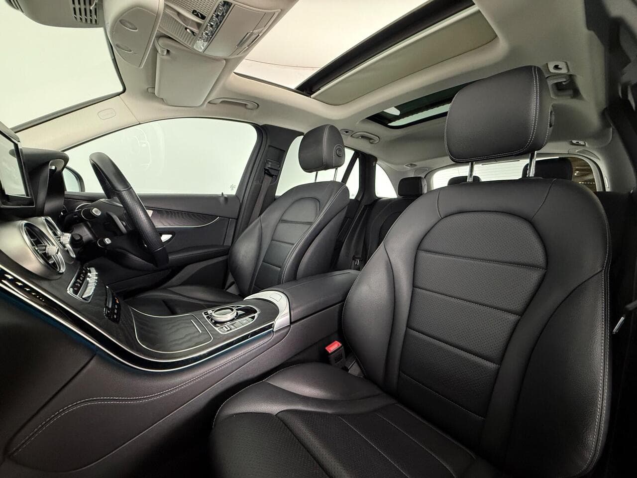 Mercedes-Benz GLC thumbnail Seat Front Passenger