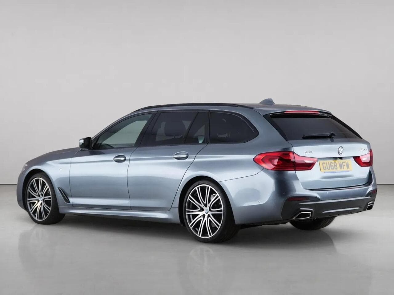 BMW 5 Series thumbnail Rear Left