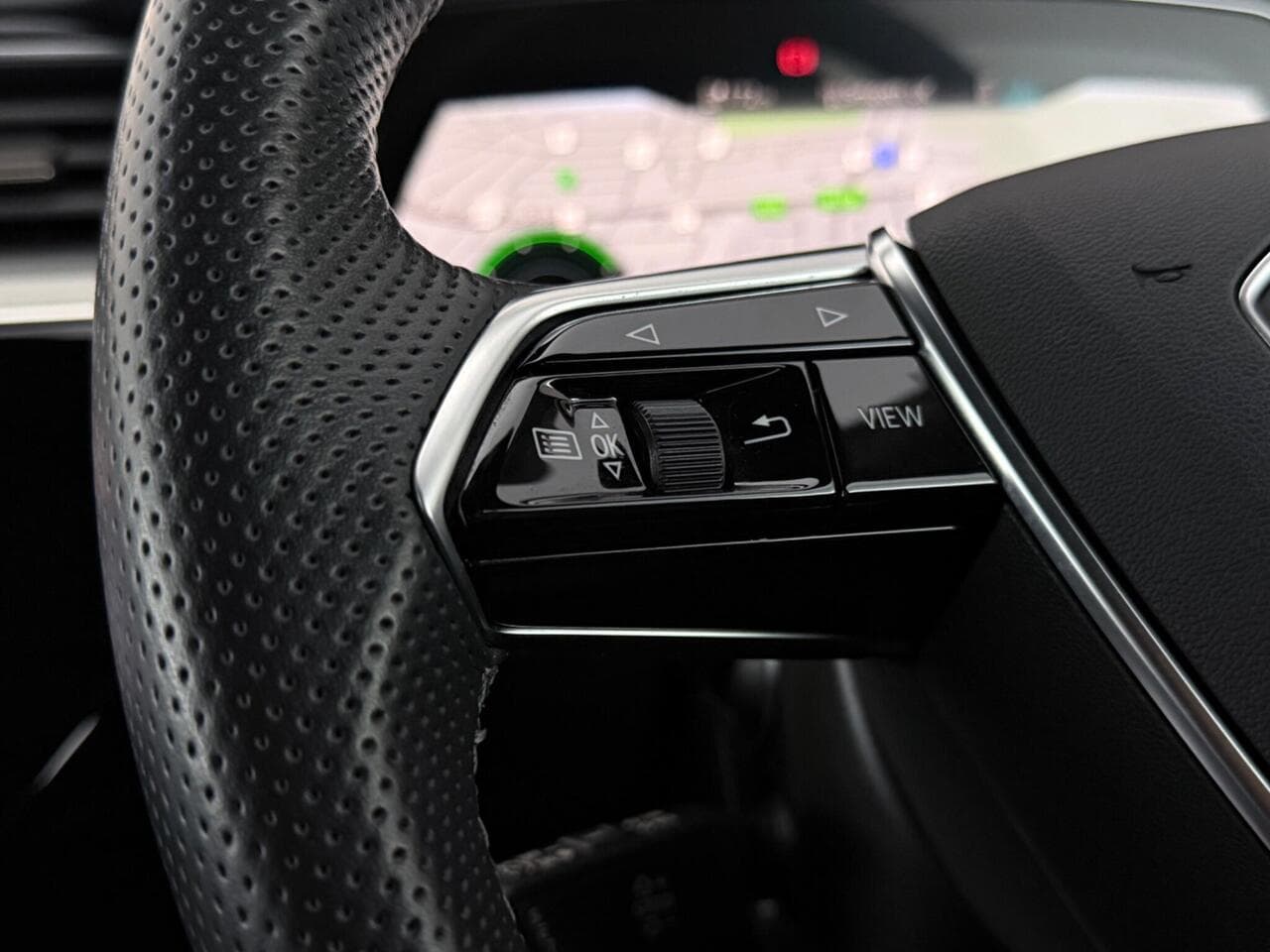 Audi e-tron thumbnail Misc Controls