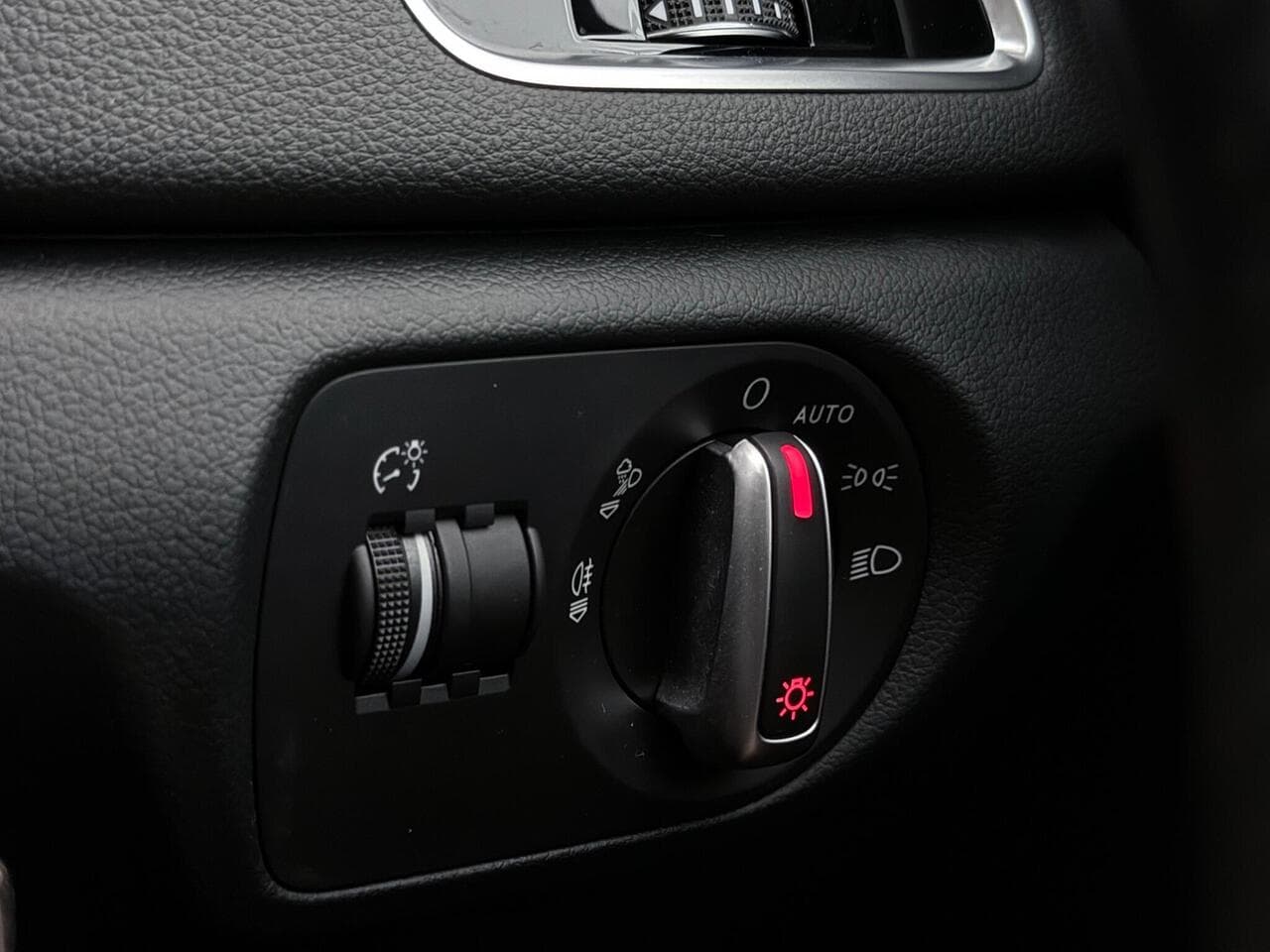 Audi Q3 thumbnail Misc Controls