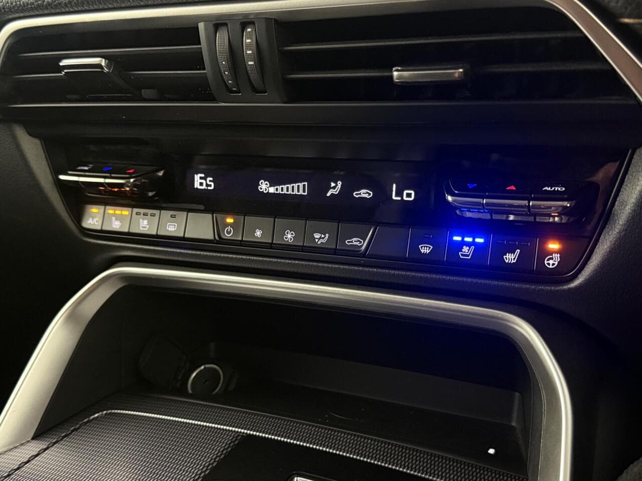 Mazda CX-60 thumbnail Infotainment System