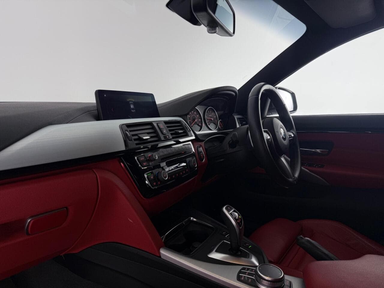 BMW 4 Series Gran Coupe thumbnail Interior Front