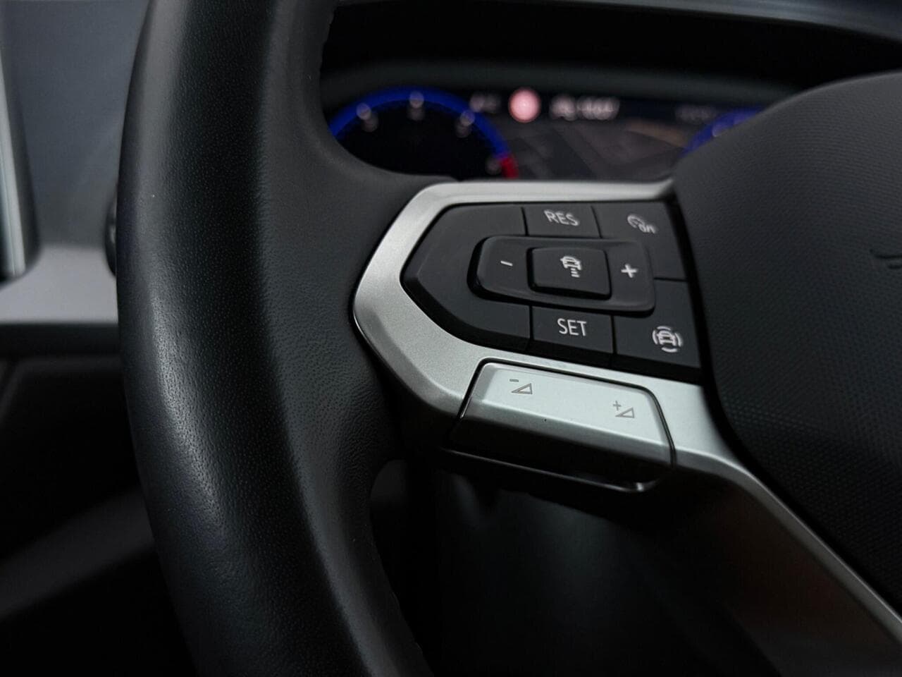 Volkswagen T-Roc thumbnail Misc Controls