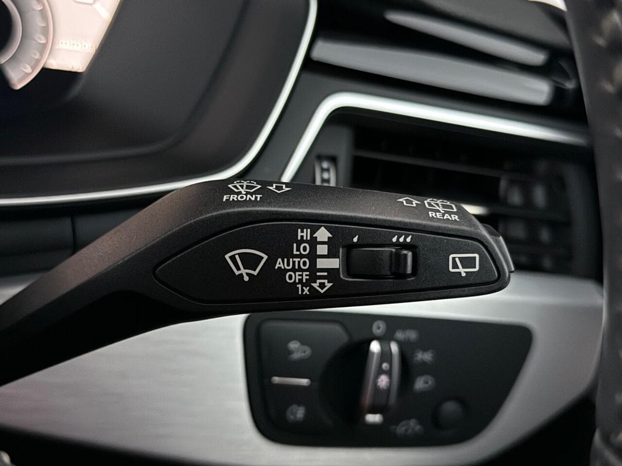 Audi A4 Avant thumbnail Misc Controls