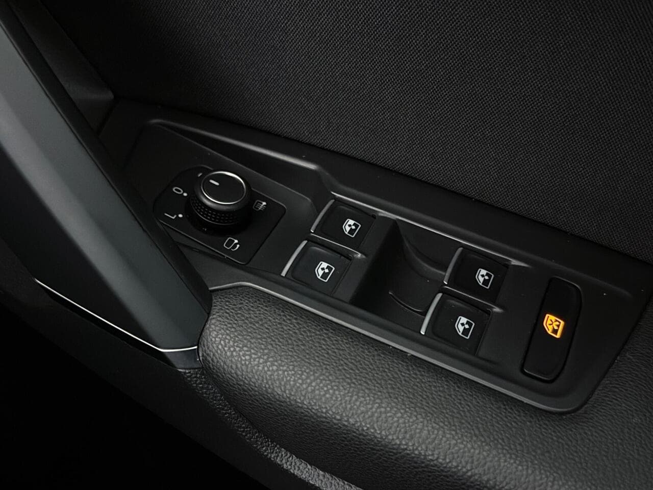 Volkswagen Tiguan Allspace thumbnail Misc Controls