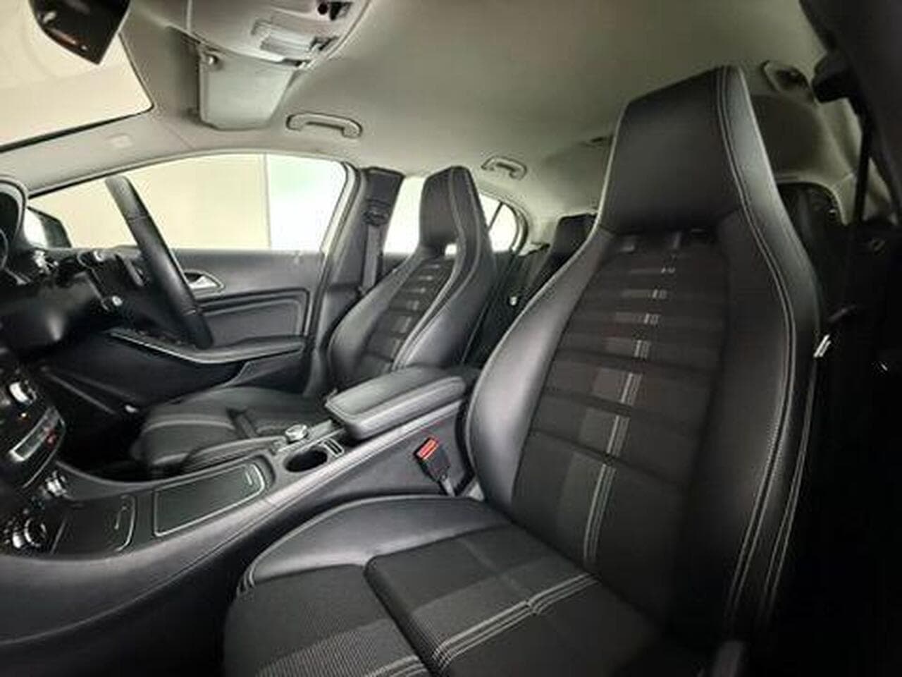 Mercedes-Benz GLA thumbnail Seat Front Passenger