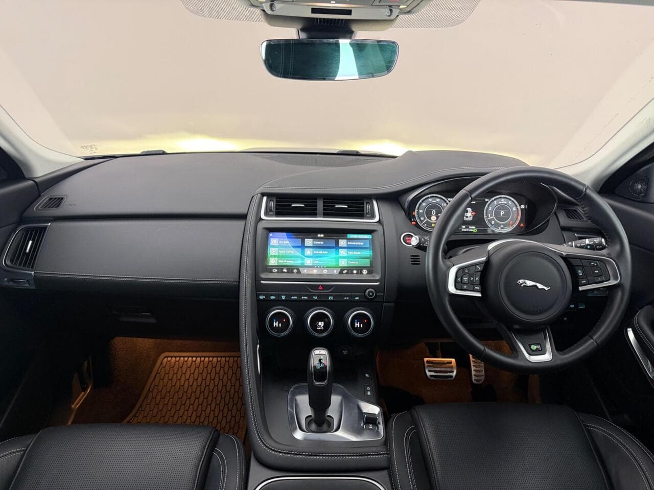 Jaguar E-PACE thumbnail Interior Front