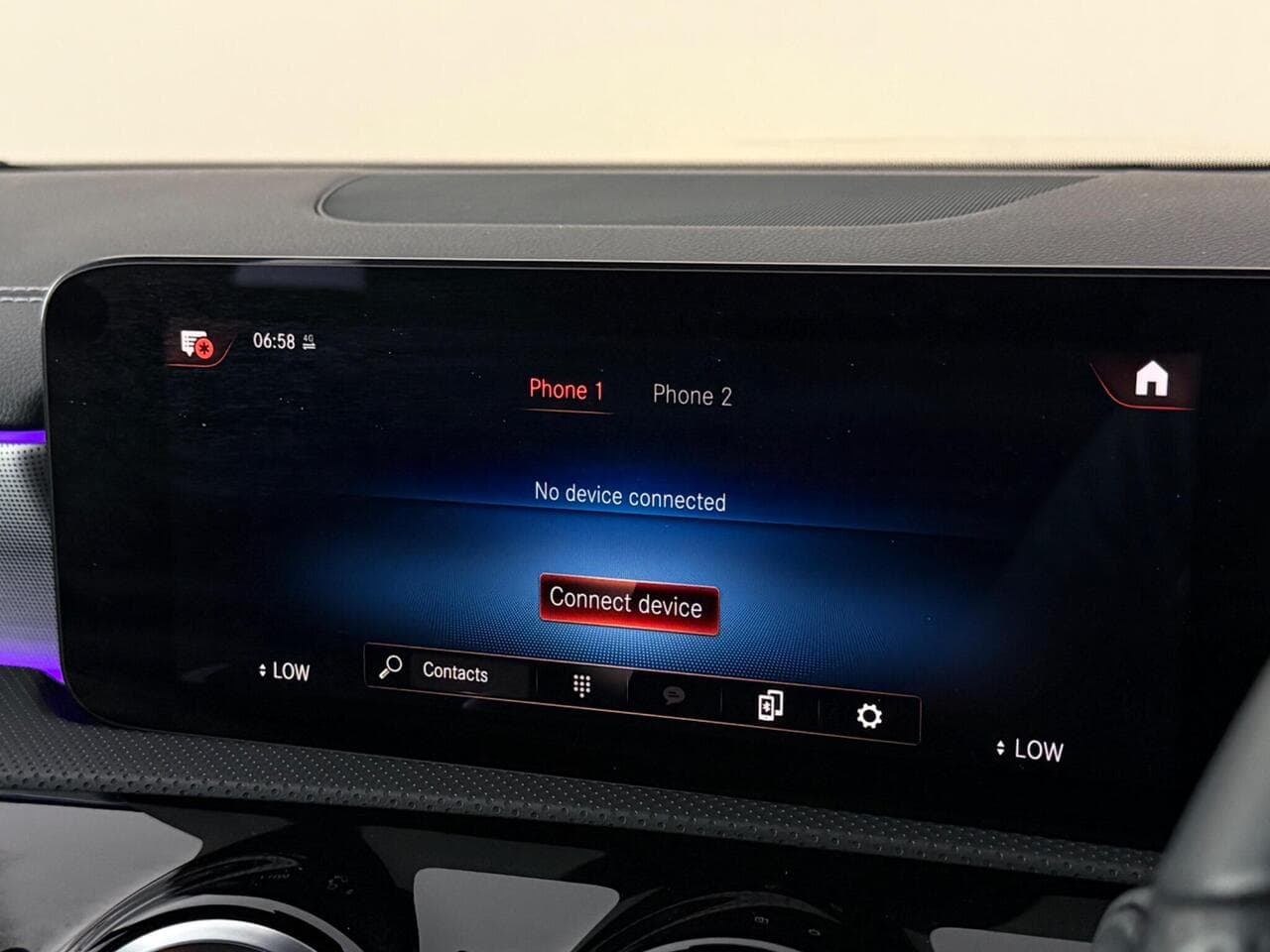 Mercedes-Benz A Class thumbnail Infotainment System