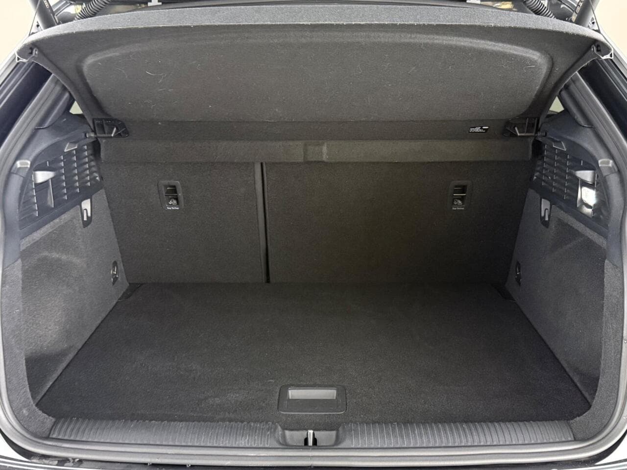 Audi Q2 thumbnail Boot