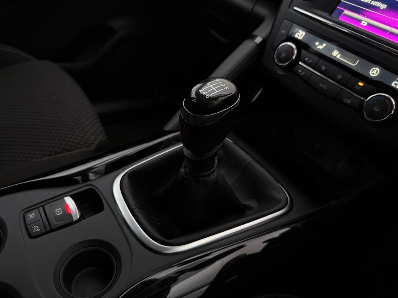 Renault Kadjar thumbnail Interior Front