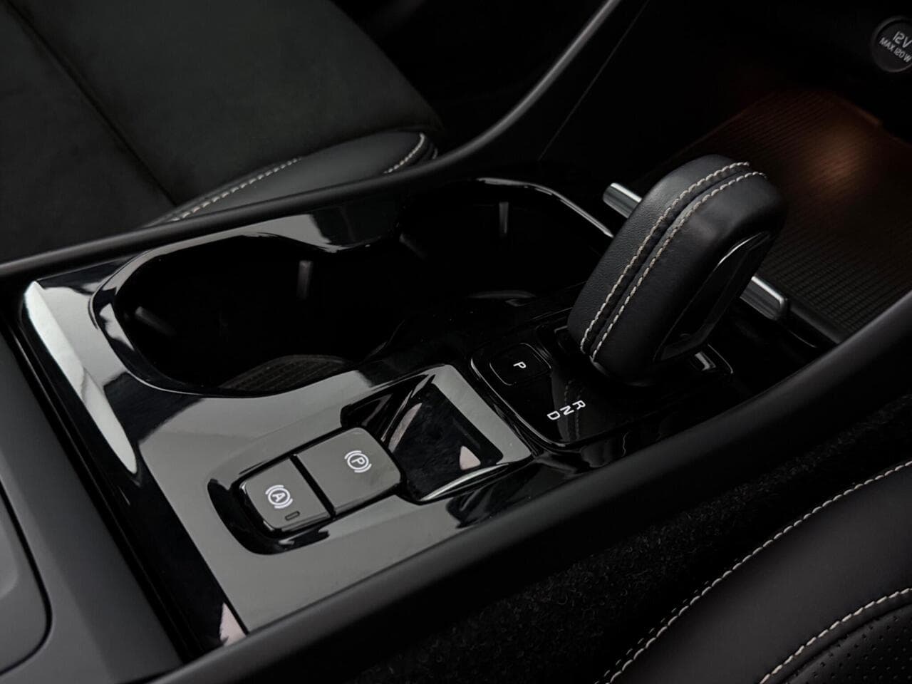 Volvo XC40 thumbnail Interior Front