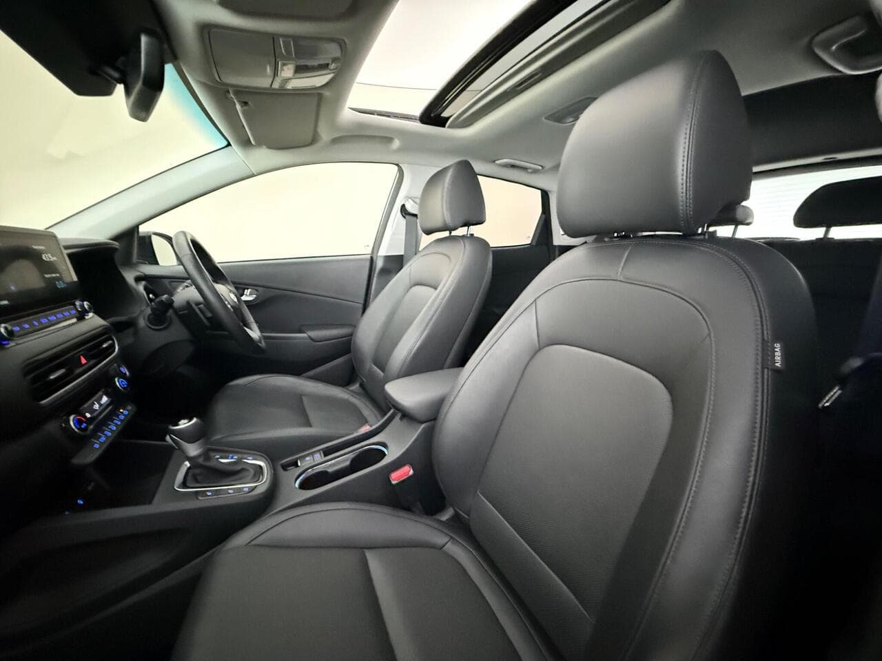 Hyundai KONA thumbnail Seat Front Passenger