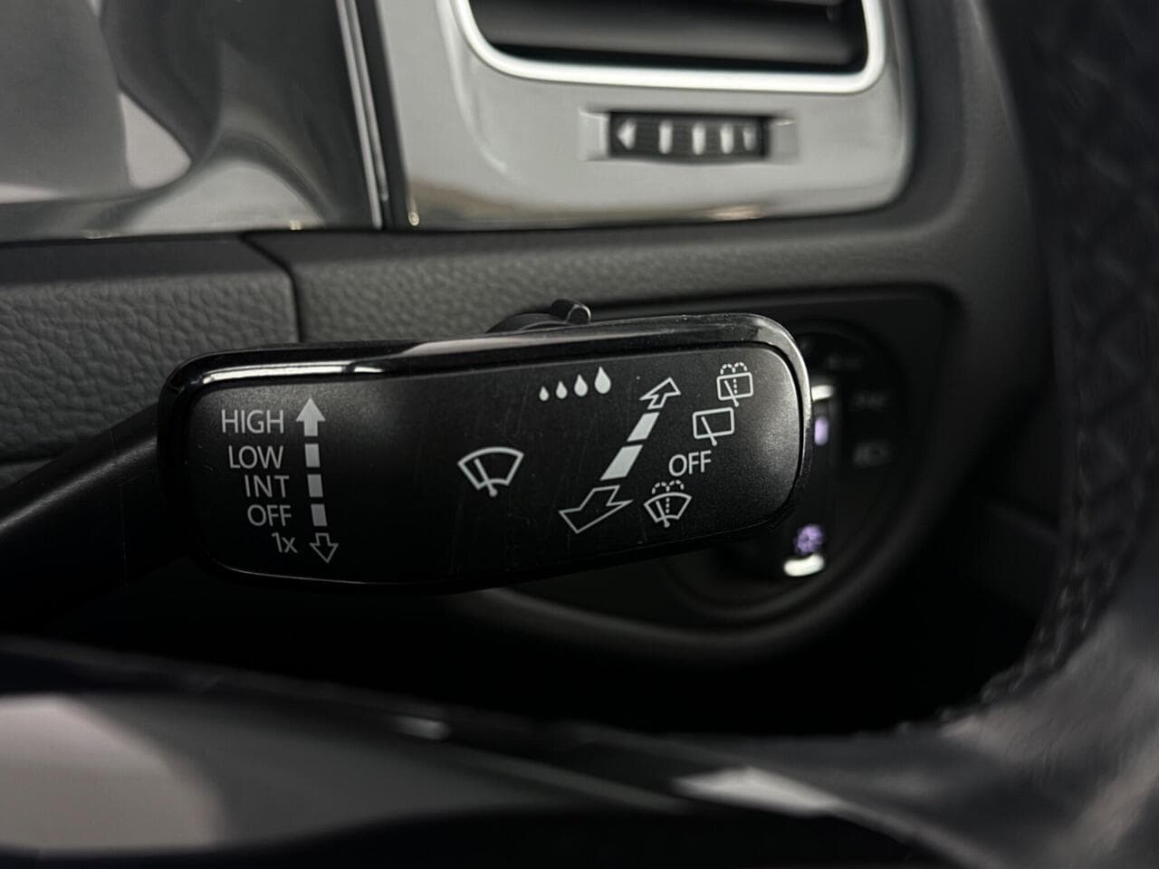 Volkswagen Golf thumbnail Misc Controls