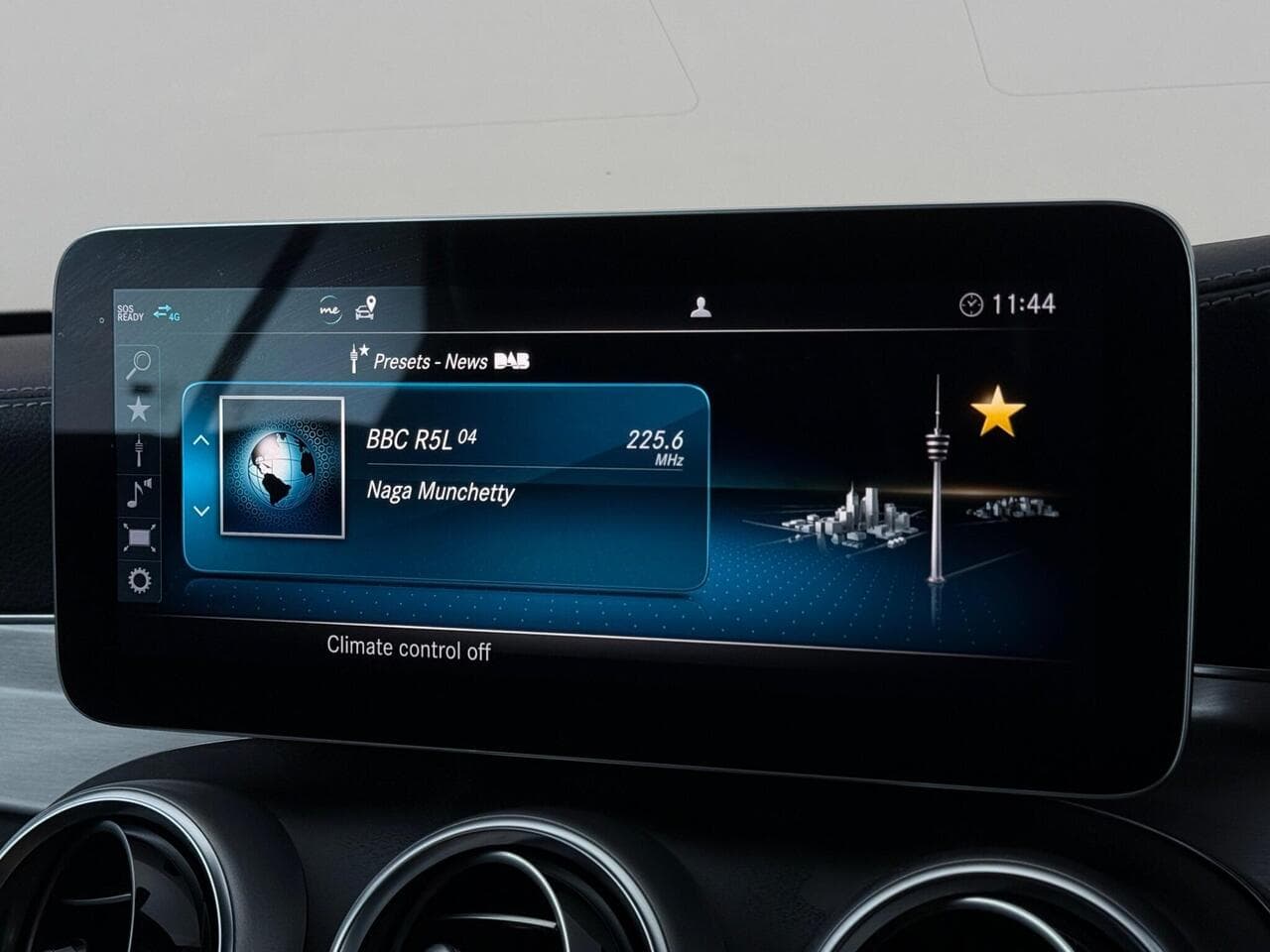 Mercedes-Benz C Class thumbnail Infotainment System