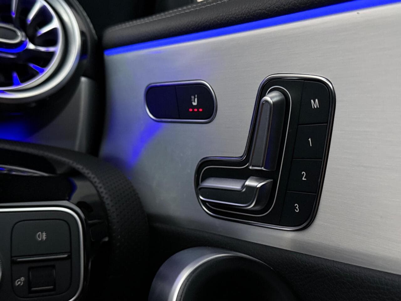 Mercedes-Benz CLA thumbnail Misc Controls