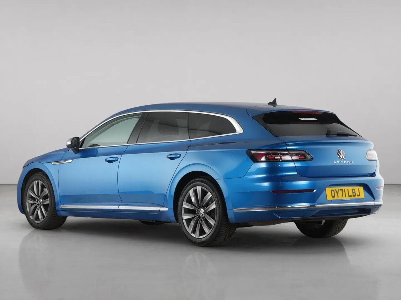 Volkswagen Arteon thumbnail Rear Left