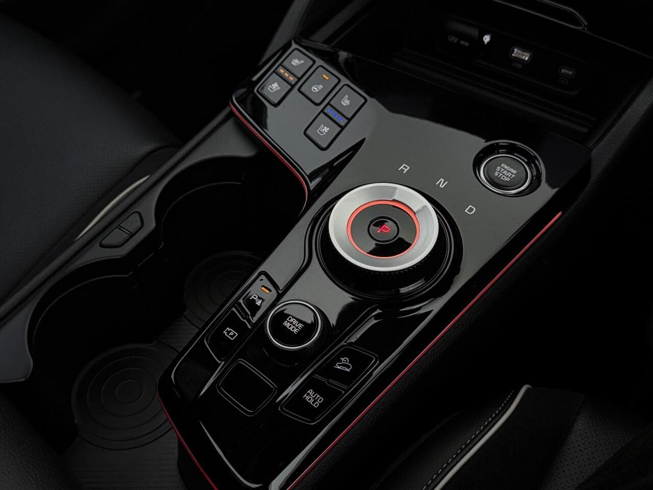 Kia Sportage thumbnail Interior Front