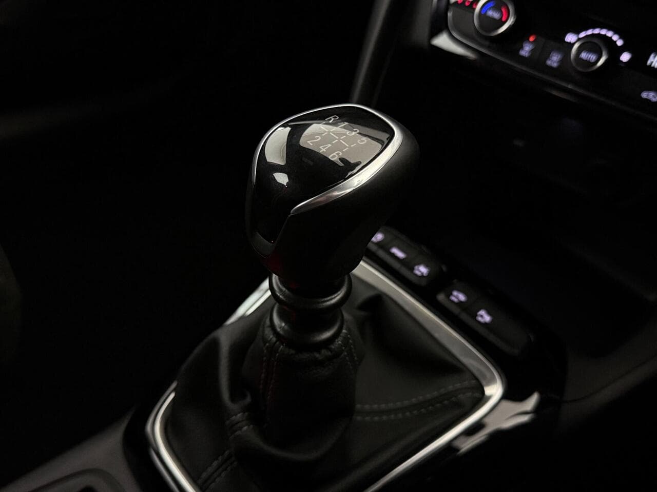 Vauxhall Corsa thumbnail Interior Front
