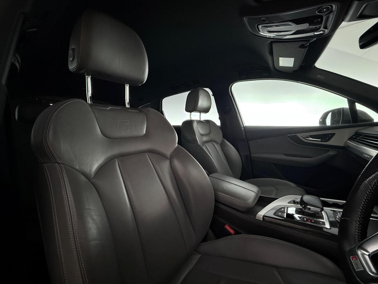 Audi Q7 thumbnail Seat Driver